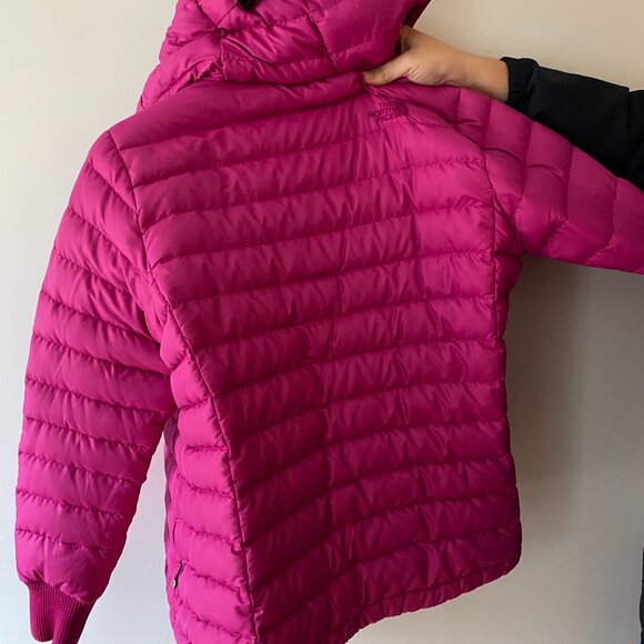 North Face Puffer Jacket - Picture 5 of 9